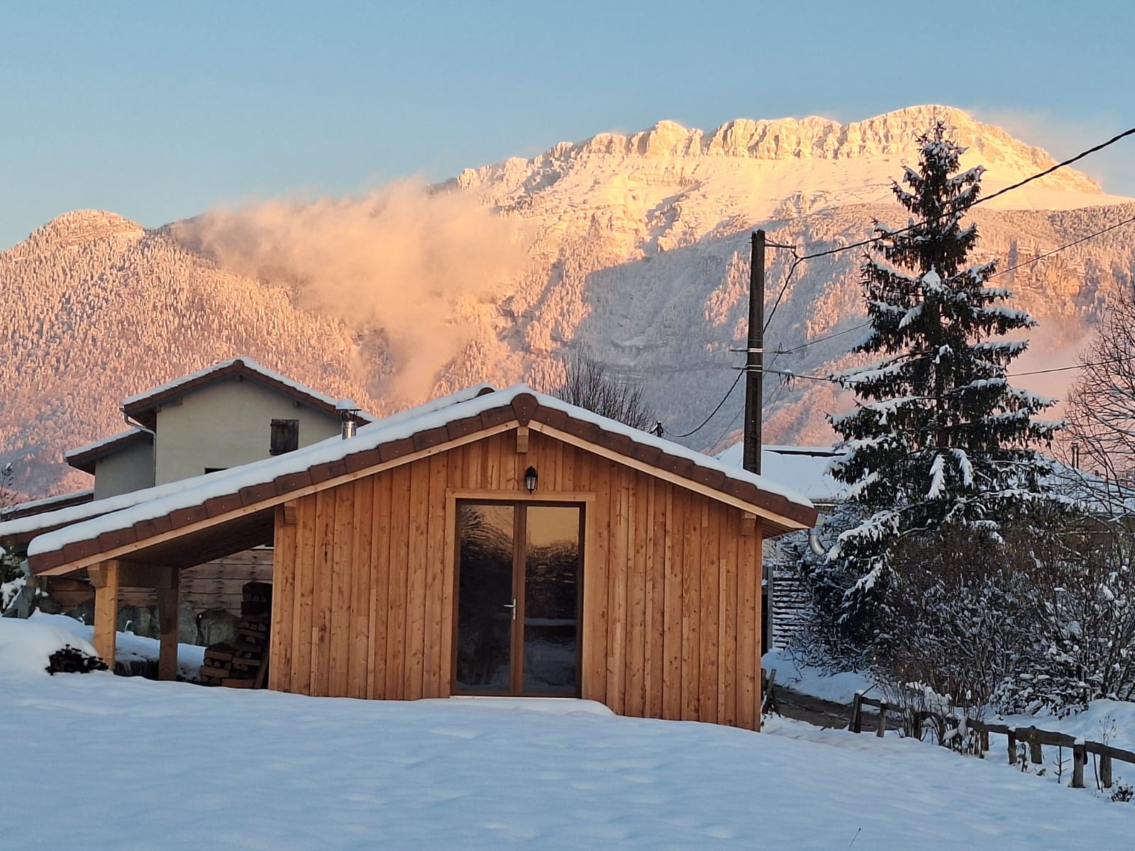 La cabane chamanique enneigée